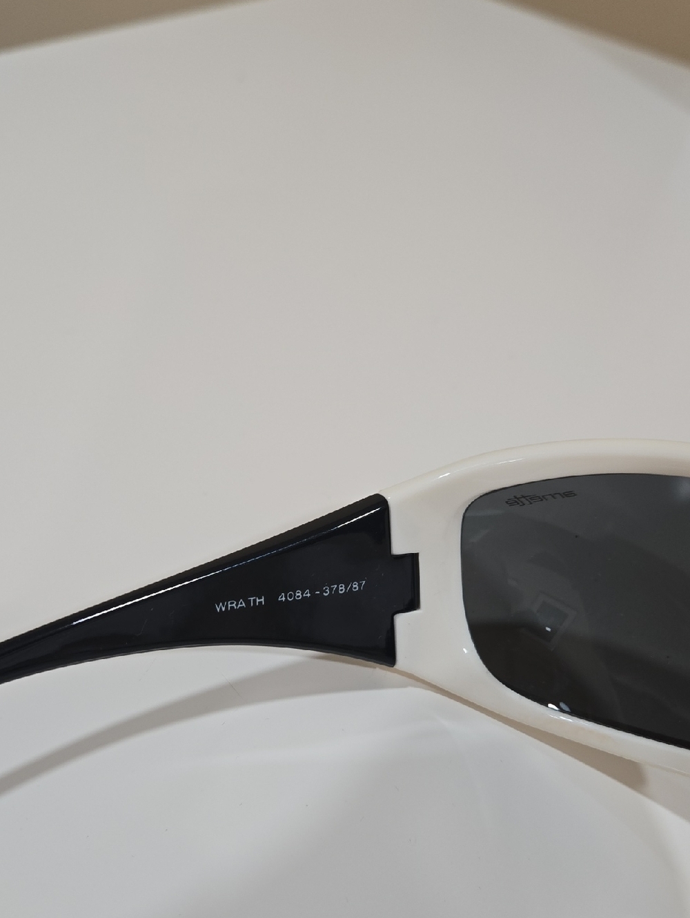 Arnette Cream Frame Sunglasses! - Picture 5 of 5